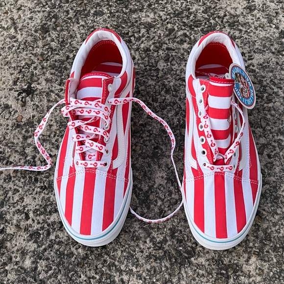 Where’s Waldo? Old Skool Vans - Picture 2 of 11